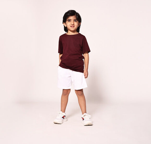 الأطفال شورت أبيض