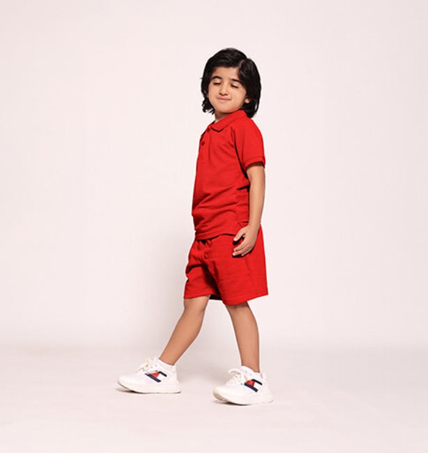 الأطفال شورت أحمر