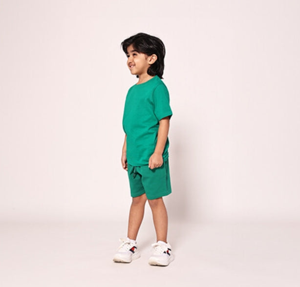 الأطفال شورت أخضر
